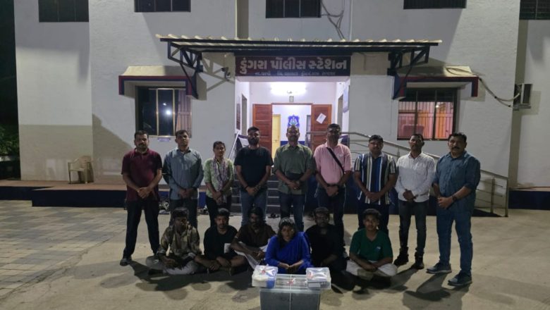 વલસાડ SOG એ 10.080 કિલોગ્રામ ગાંજાનો જથ્થો અને રોકડા રૂપિયા મળી કુલ 1,87,050 રૂપિયાના મુદ્દામાલ સાથે એક મહિલા અને તેના 7 મળતીયાઓને ઝડપી પાડ્યા