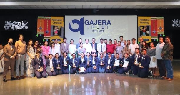 લક્ષ્મી ઈન્ટરનેશનલ સ્કૂલમાં CBSE બોર્ડ પરીક્ષાના તેજસ્વી તારલાઑ માટે “સન્માન સમારોહ” યોજાયો